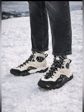 Suede Anthropologie NWT Flower Mountain Back Country Mid Uni Sneakers 7,5 (38)